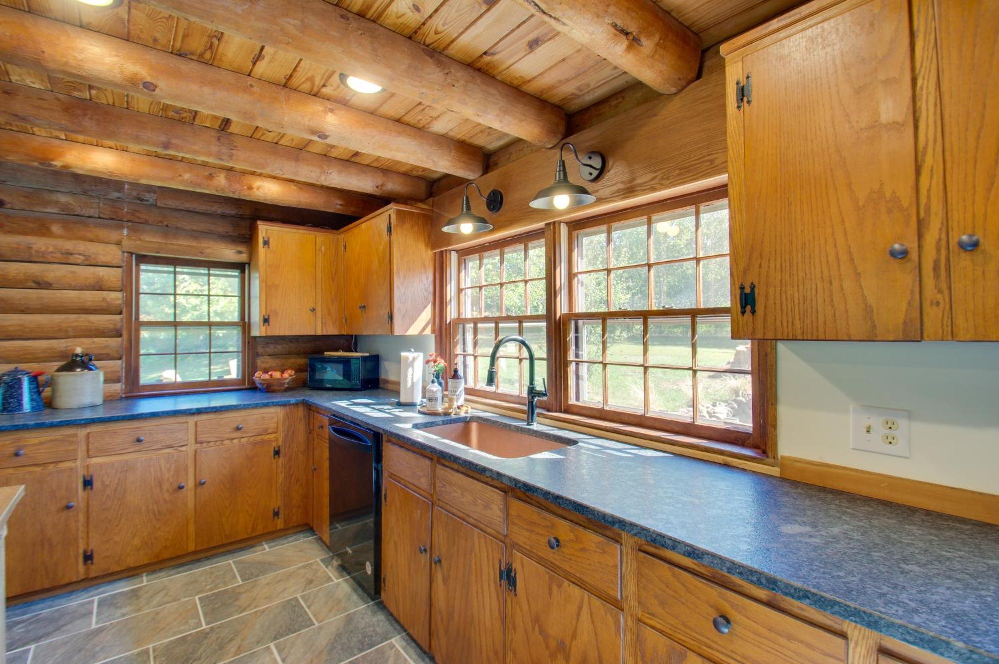 Cozy Log Cabin Getaway With Fire Pit And 3 Acres! Ruckersville Exterior photo
